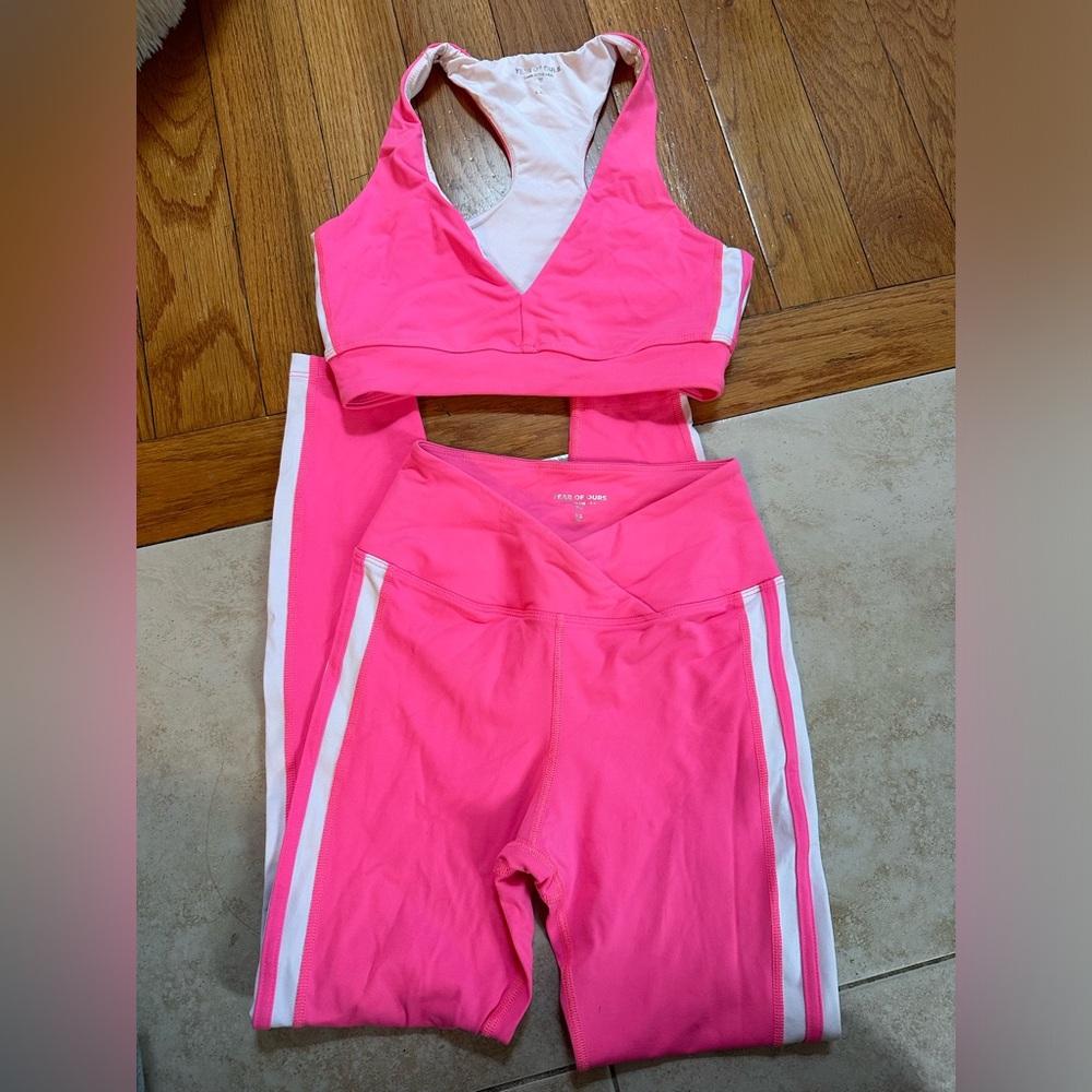 YEAR OF OURS SET XS LEGGING AND SMALL BRA